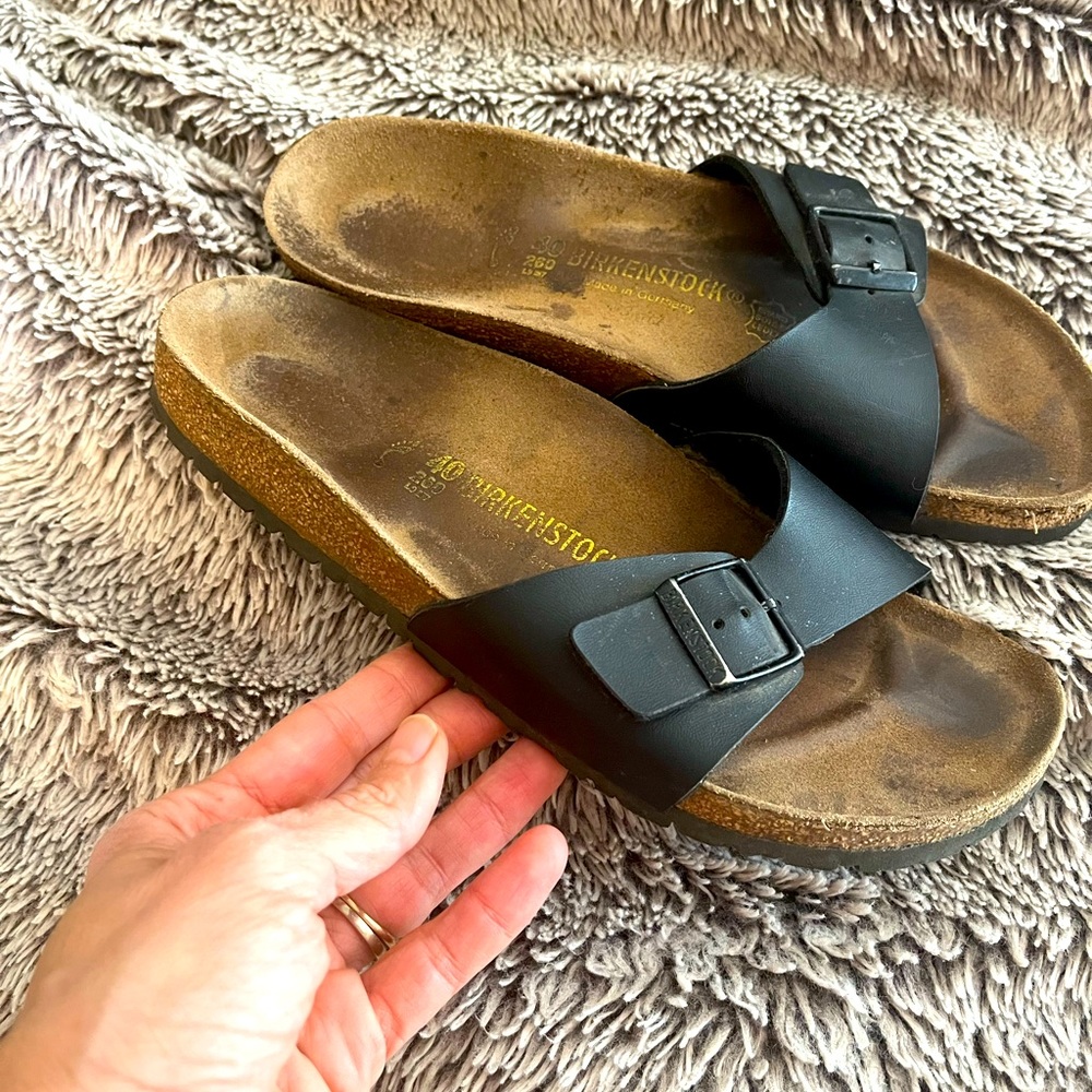 Size 40 Birkenstocks slightly worn